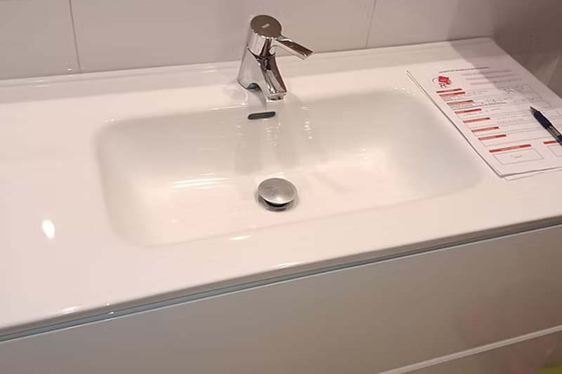 desatascar lavabo limpieza de desagüe
