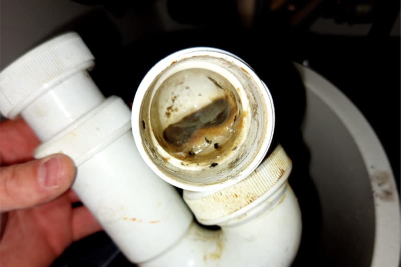desatascar lavabo sin complicaciones
