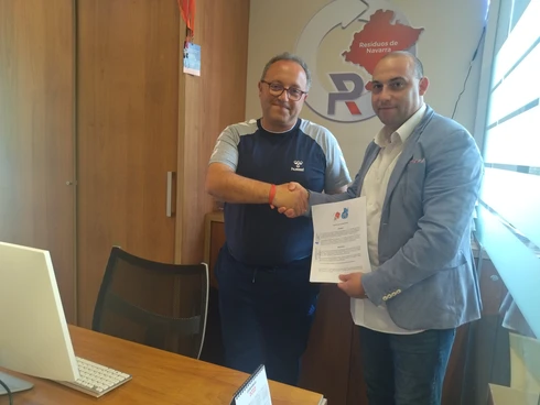 firma de acuerdo de patrocinio con el club Asdefor
