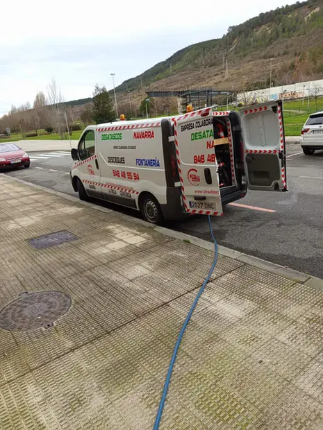 salida de emergencia para limpieza de pozo